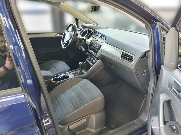 VW Touran Comfortline 2.0 TDI Business ACC LED Navi Kamera (4/4)