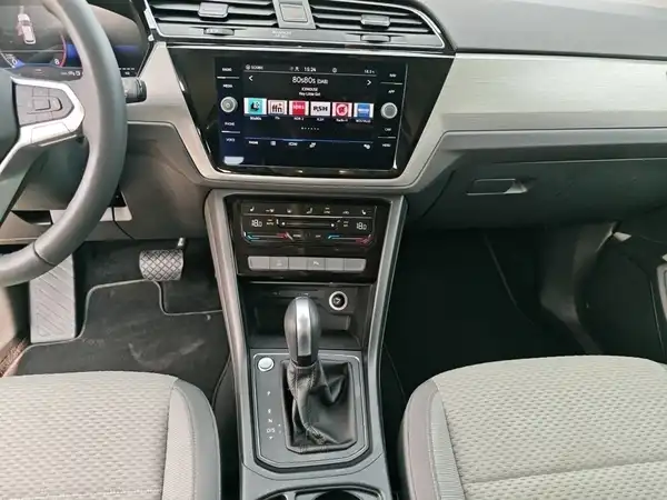 VW Touran Comfortline 1.5 TSI 7Sitz Kamera Navi Winter App (12/16)