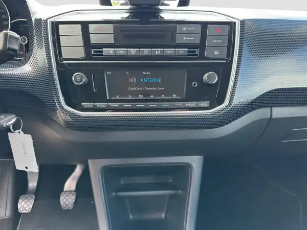 VW up! 1.0 connect Climatronic Allwetter (12/17)