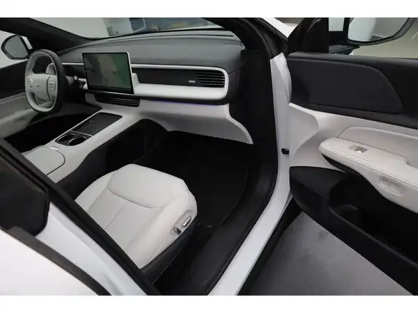 XPENG G6 Long Range (13/28)