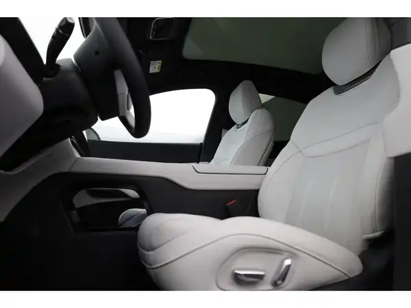 XPENG G6 Long Range (26/28)