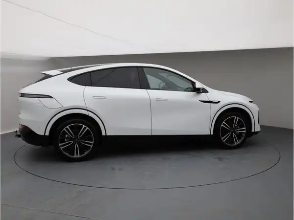 XPENG G6 Long Range (7/28)