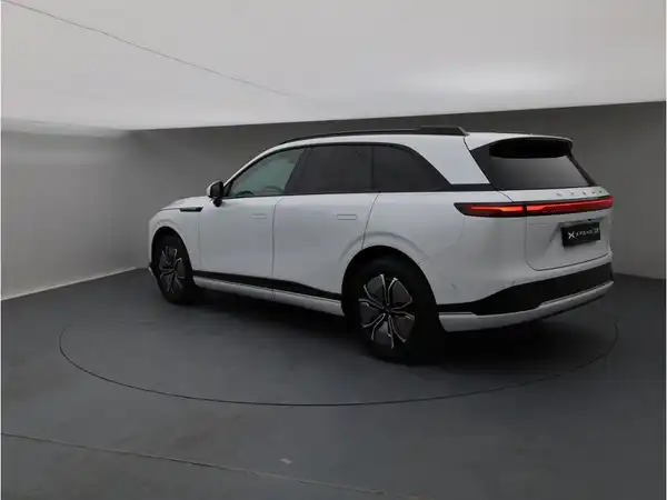 XPENG G9 RWD Standard Range (4/29)