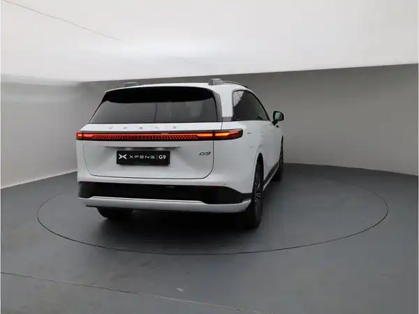 XPENG G9 RWD Standard Range (5/29)
