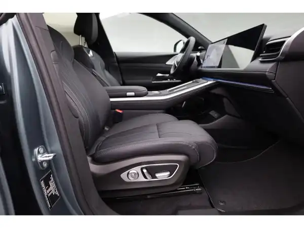 XPENG G9 AWD Performance 2025 (25/30)