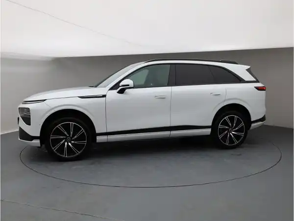 XPENG G9 Performance AWD 2025 (3/31)