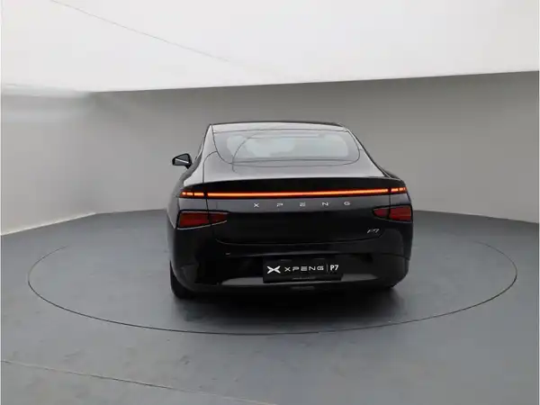 XPENG P7 Long Range (5/25)