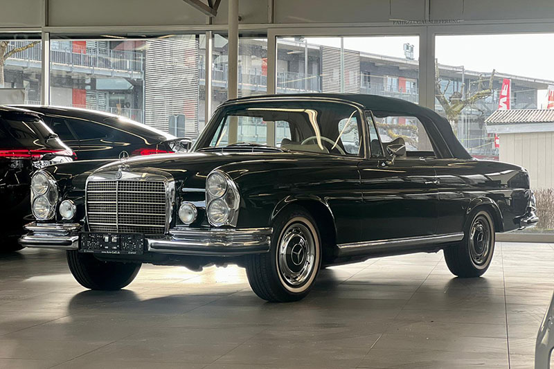 Egal ob An- oder Verkauf von Oldtimern, den Werkstattbesuch oder die sachgemäße Einlagerung, wir als offizieller ClassicPartner sind für Sie da.