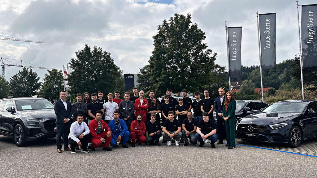 Nachwuchs eingetroffen Ausbildungsstart 2022 Auto Grill