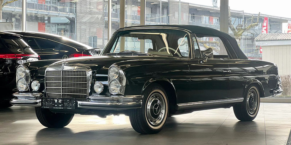 Mercedes-Benz 220 SE Cabrio in dunkelgrün metallic