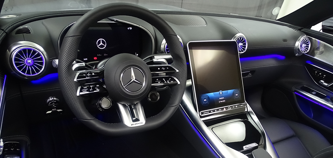 Mercedes Cabrio SL 43 AMG Interieur