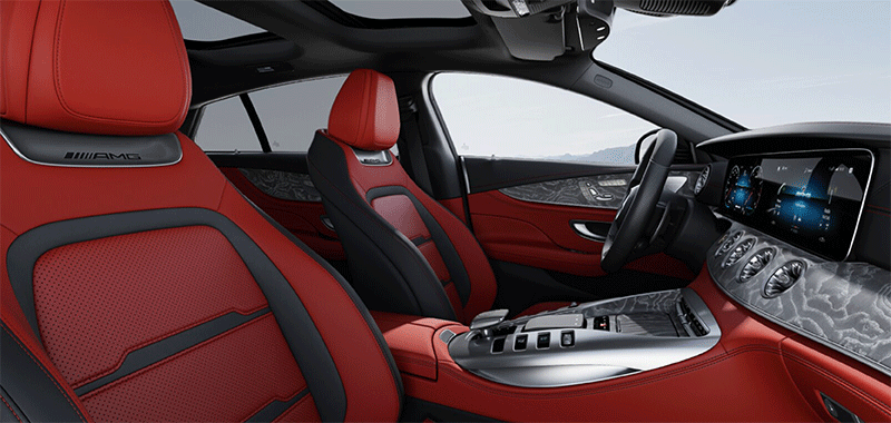 Roter Leder-Innenraum im Mercedes-Benz GT43