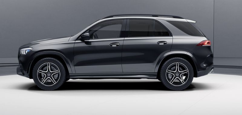 Schwarzer Mercedes-Benz GLE 400 d 4MATIC Seitliche Ansicht Links